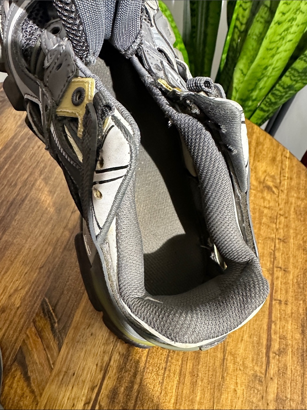 Balenciaga Men’s Gray Black Sneakers with Yellow Accents - Picture 8 of 11